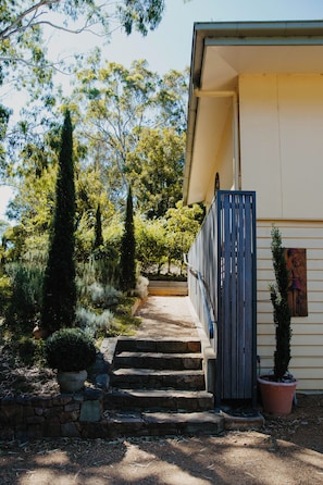 Entry stairs