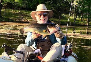 Guest Victor's BEST EVER Bass 5lb 20" !!! 
Caught in cabin's lake Spring 2017