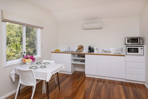 Kitchenette and dining area