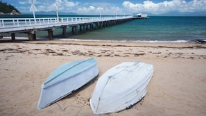 Picnic Bay Jetty 200m away