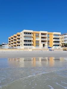 Affordable, 2 BR, 2 BA, Breakers on the Beach!
