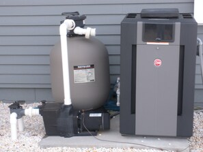POOL HEATER, FILTER AND AUTOMATIC CHLORINATORY