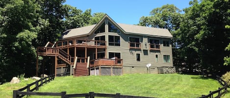 This huge fenced yard is perfect for entertaining large groups, kids and dogs!