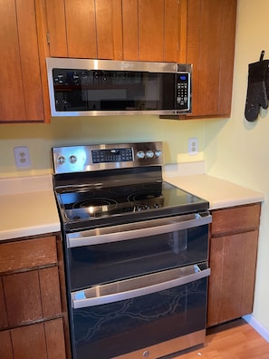 New Double Oven and Microwave (Jan 2021) 
