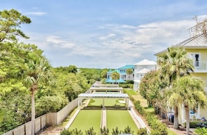 Putting green, bocce’ ball and shuffleboard courts for fun times poolside.