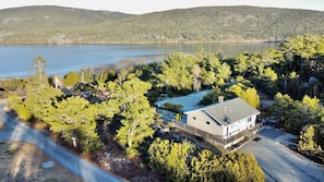 The Command Post is a weekly rental overlooking Somes Sound in Mount Desert