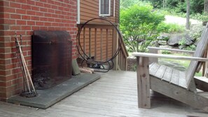 Outdoor fireplace