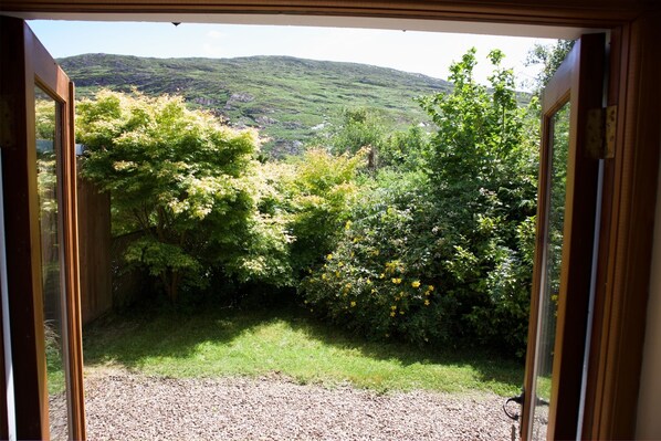 Garden / Patio with mountain view. 
(Knockeirka)