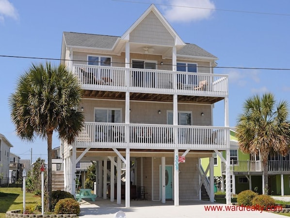 A Coastal Retreat Exterior