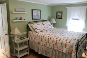 Bedroom 2 - Queen Bed
