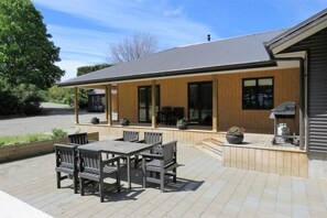 The main building of The Shearers' Quarters