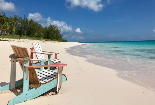 Relax on Poponi beach