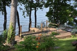 Large multi-level deck 256 with spectacular view of lake, abundant waterfowl 