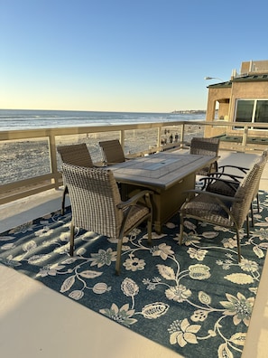 Huge, private oceanfront deck with a gorgeous view!