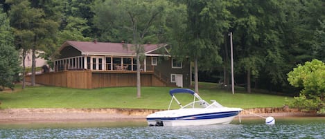 Welcome to the Lake House on Dale Hollow-The only private home right on the lake