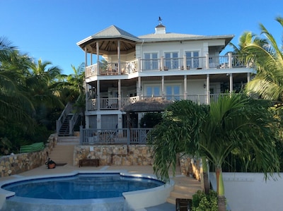 Imagine the start of a perfect Caribbean day at Thevine house !