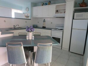 Picture of Kitchen and island bench