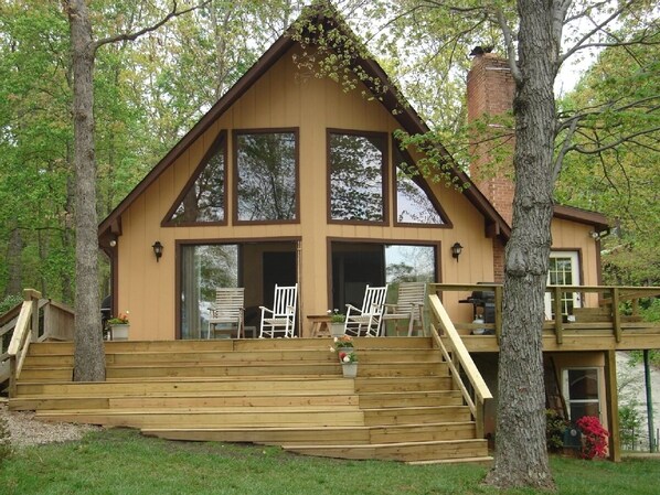 Deck with front steps