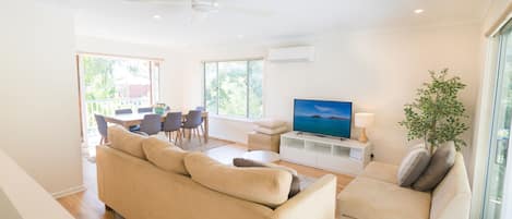 Upstairs living area, aircon, fan, 4k 55" Smart tv, stream Netflix, youtube etc.