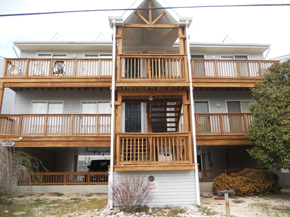 Front of building.  We are the top condo on the left