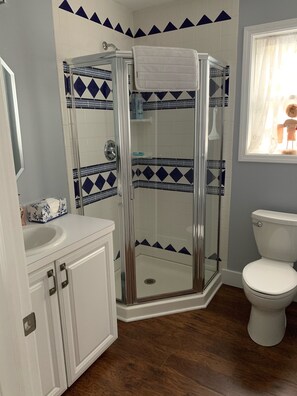 1st Floor Bathroom