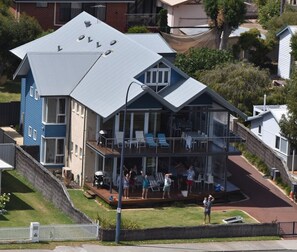 Bluehaven Beach Retreat - STARFISH (lower residence) & SEAGULL (upper residence)