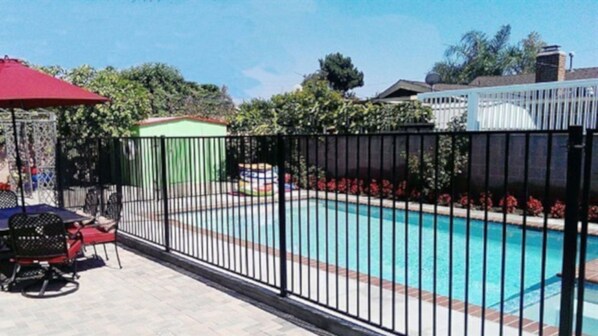 Sparkling gated pool and spa.  Can be heated (extra charge)
