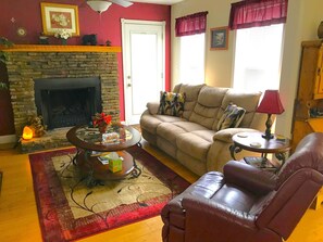Living Room with 55" TV 