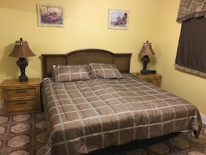 New king size bed 