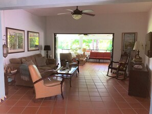 Living room & terrace