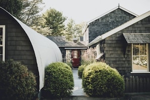 Welcome to our' The Quonset Hut' Our Family cannot wait to host you! - Love The Moore House Family