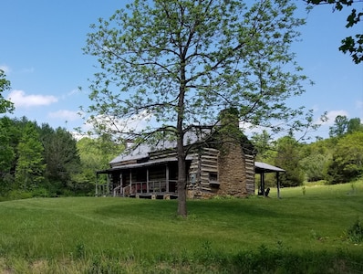 Pre-civil War RUSTIC cabin on 30 acres ten minutes from the Blue Ridge Parkway