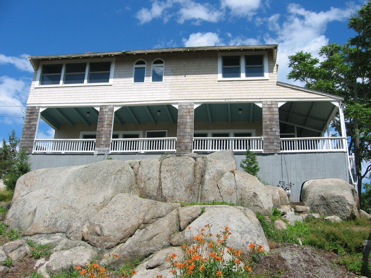 Cape Ann, Annisquam panoramic ocean views from every room.