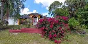Luxury villa, fully