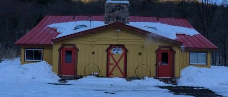 The Dew Drop Inn (Right Side of Duplex)