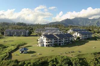 Luxury tropical comfortable resort condo in pedestrian/golf/ocean community