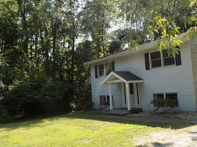 4 Bedroom Michiana Shores Beach Home! Close to the Beach, Playground and Pizza!