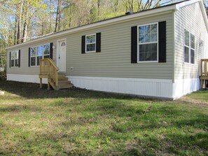 NEW  3 BED/ 3BATH  1500 SQ FT RANCH STYLE HOME  FIRST WEEKLY RENTATL JUNE 2018