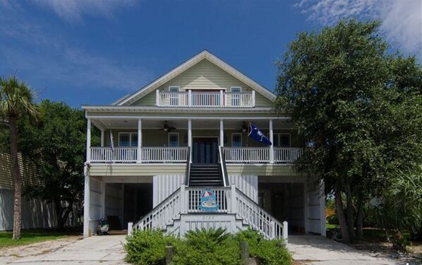 One of the Nicest Custom built homes on Edisto Beach!