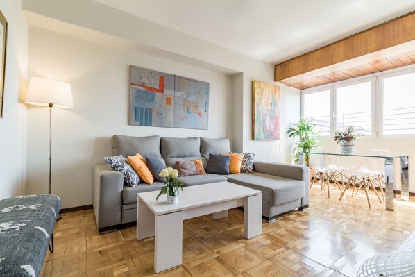 Living Rooms with dining area