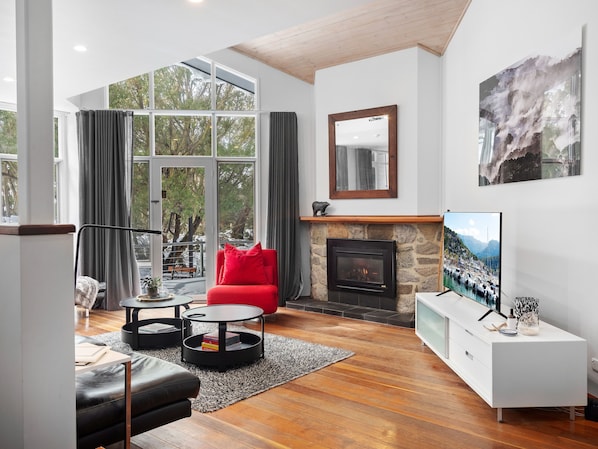 Gas fireplace and wonderful bushland views
