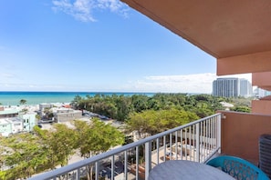 Balcony with seating