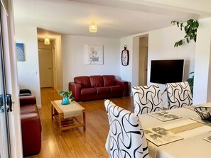 Lounge Dining room