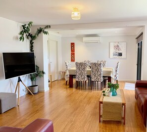 Lounge dining room