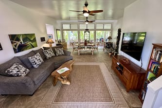 Affordable Luxury in tranquil setting. Walk to beaches, pool, tennis & dining.