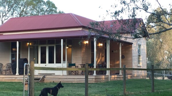 Lottie's Cottage at Baranduda Homestead