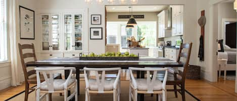 Inviting dining room/kitchen to spend time together with friends and family 