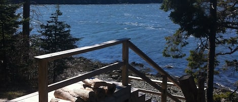 Steps down to the beach.