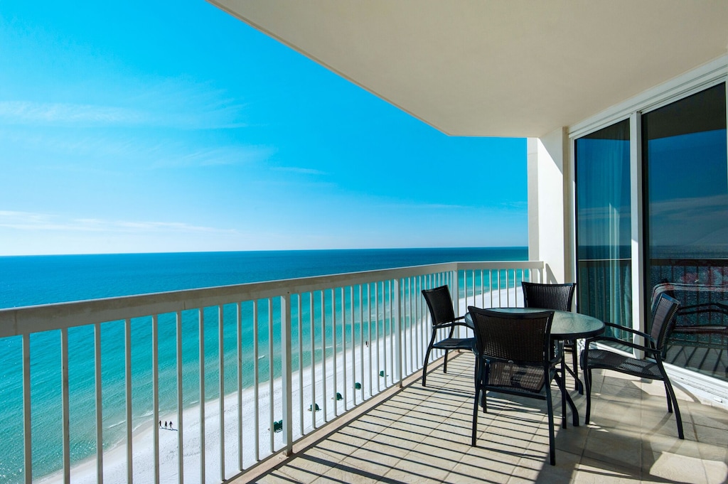 Luxury 2 Bedroom Beachfront Condo w/4 Comp Beach Chairs for 2021 - Destin