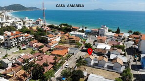 Vista Aérea  -  Villa Verão  -  Casa AMARELA.